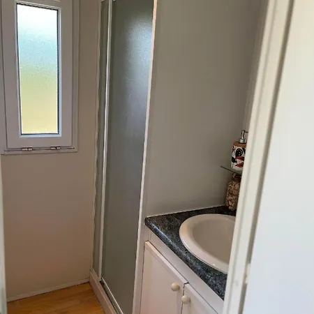 Bungalow A L'Asinerie Jau-Dignac-et-Loirac Buitenkant foto